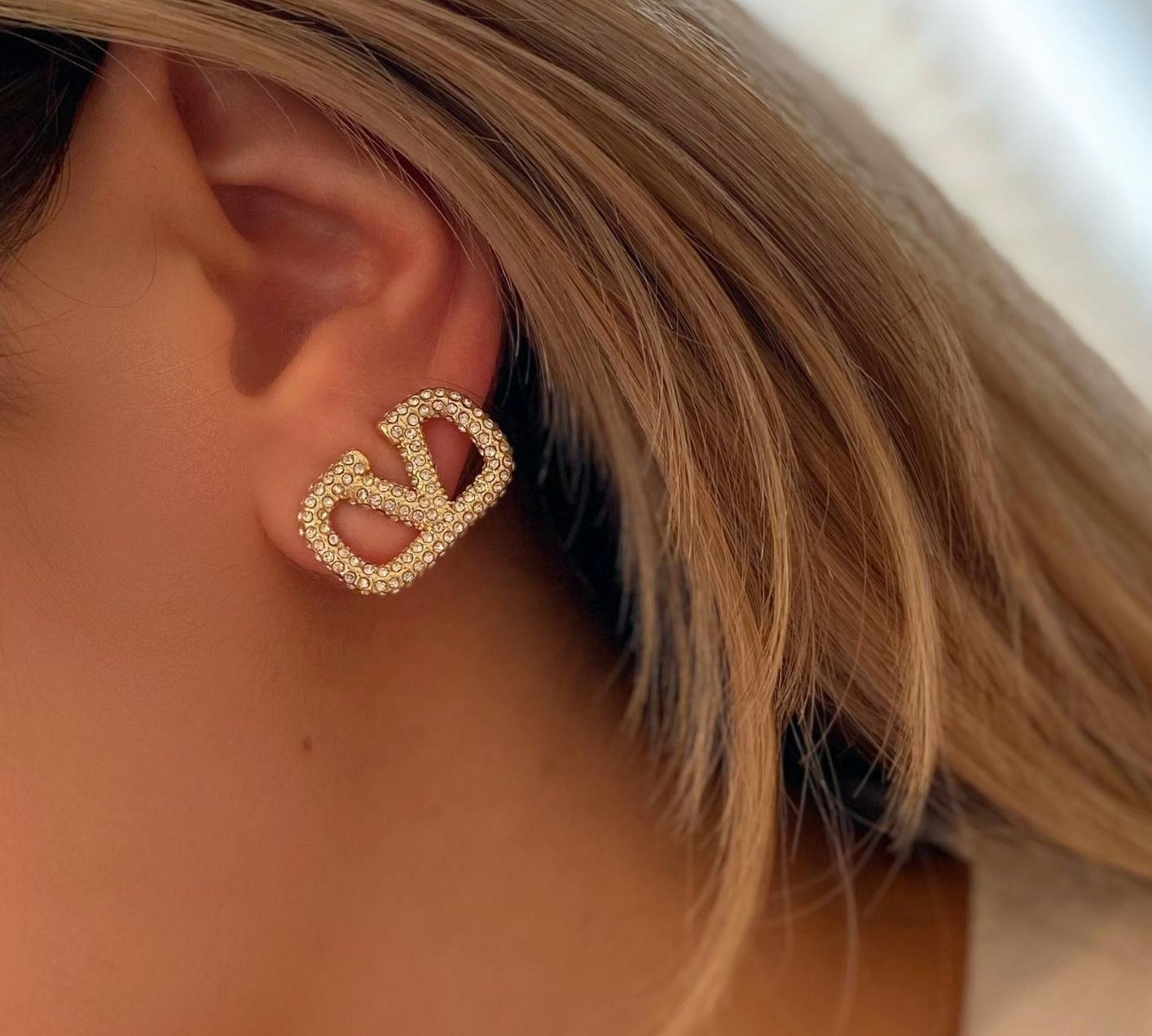 Essential V Studs (7988658372895)